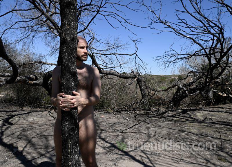 lost1990 nudist picture