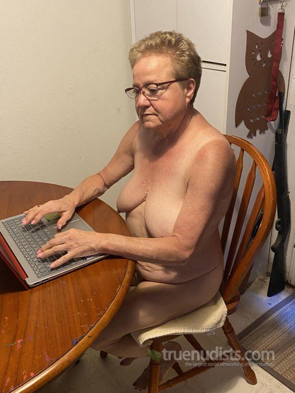 Rose_bud_fya nudist picture