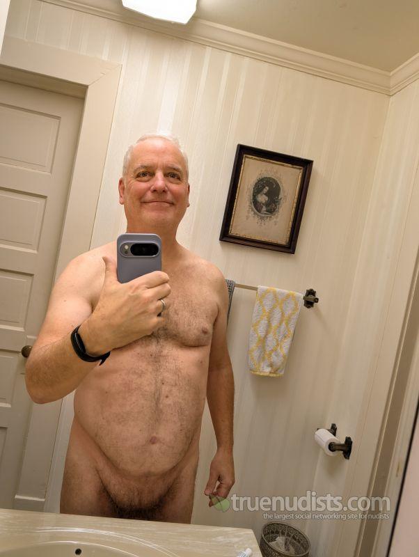 runcincy nudist picture