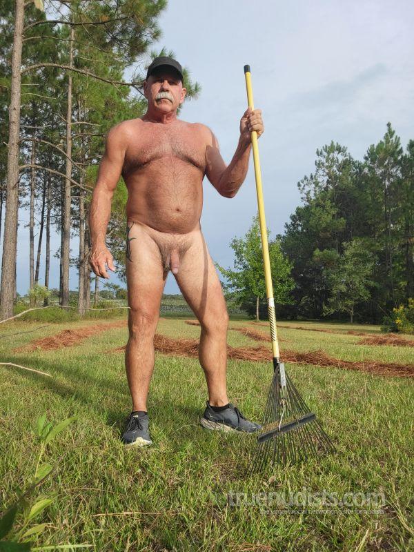 rexdogg700 nudist picture