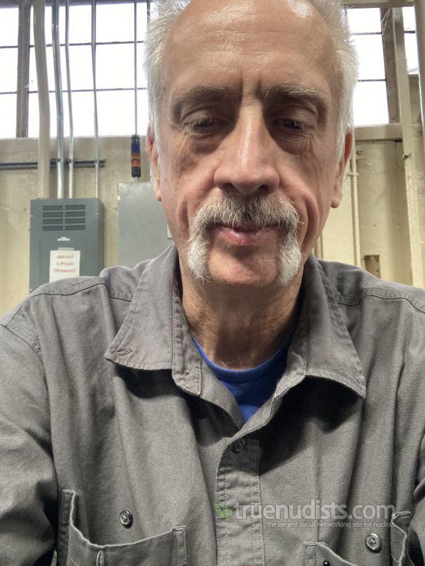 Rmotor nudist picture