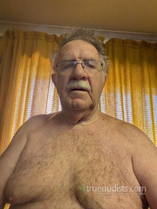 brocky45 nudist picture