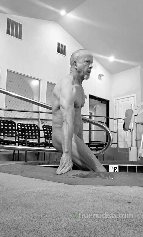 twonn68 nudist picture
