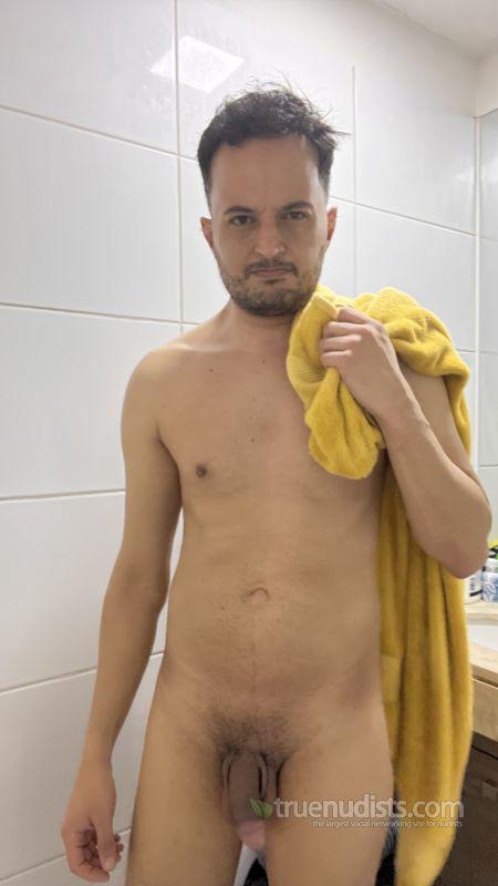 Just_alejo_stgo nudist picture