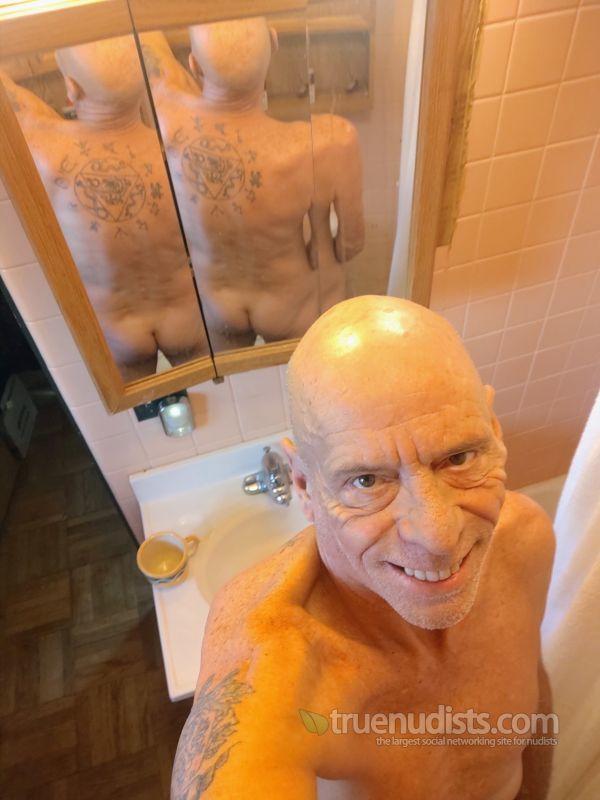 naturist_mb8542 nudist picture