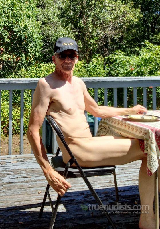 Picoted nudist picture