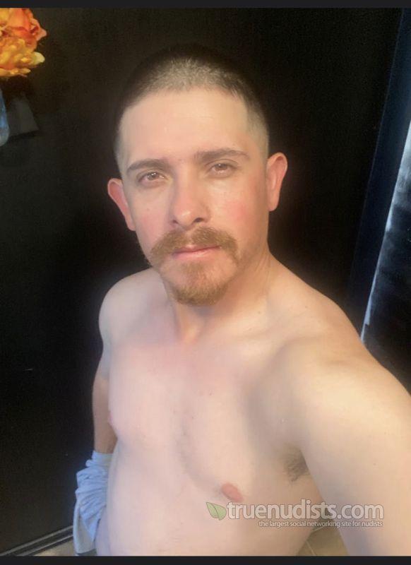 Thunderstruck90 nudist picture