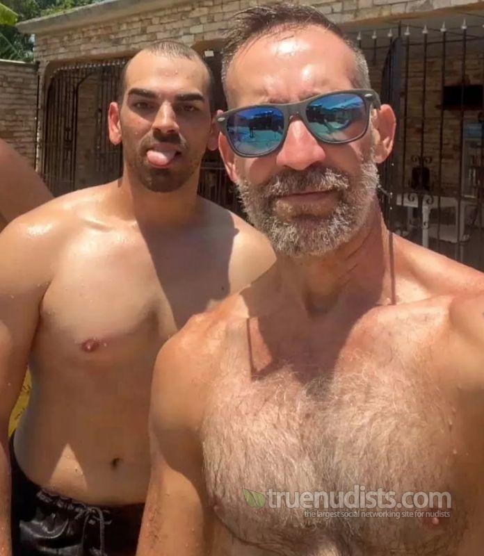 Randywoolbright nudist picture