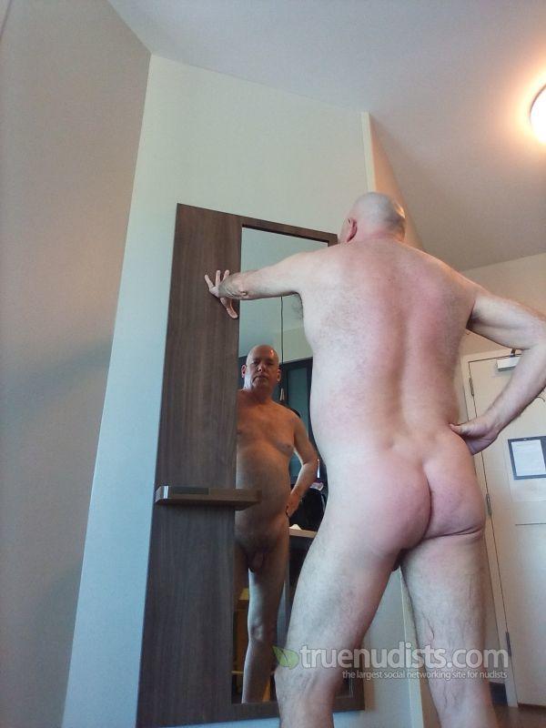 nudedudeinknox nudist picture