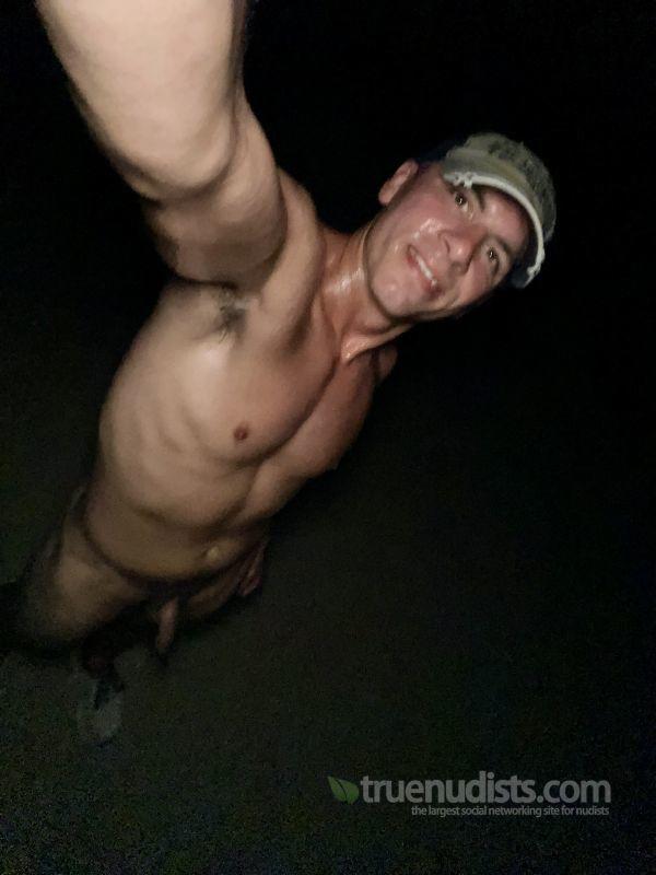 Arnudist nudist picture