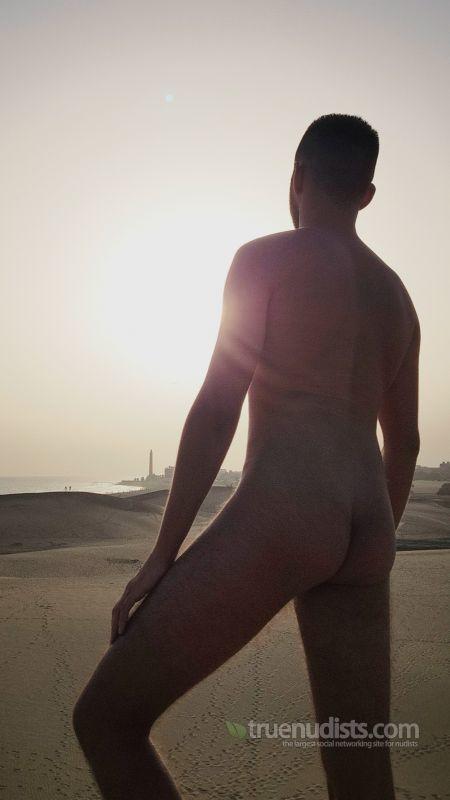 Iohannis nudist picture