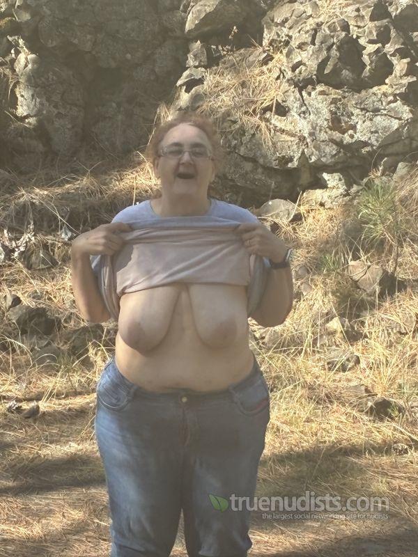 ChrisnAlice2020 nudist picture