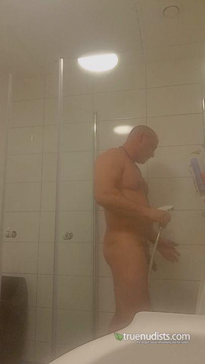 Uhhhman nudist video