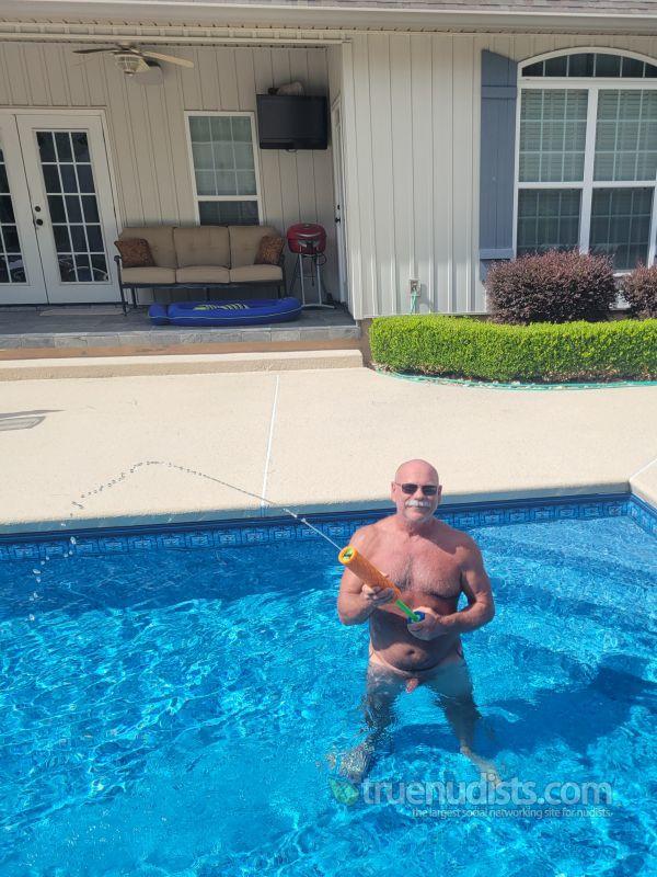 rexdogg700 nudist picture
