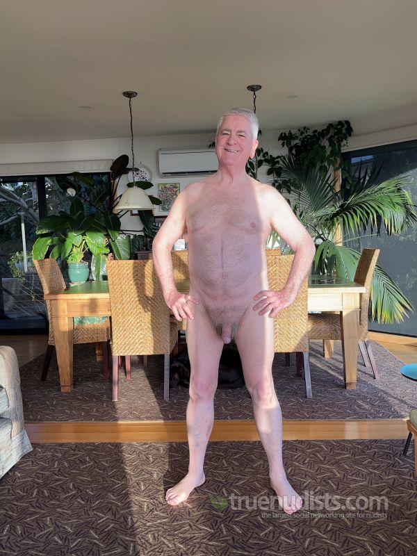 boomerboi nudist picture