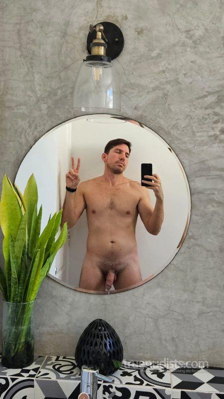 CabronJugueton nudist picture