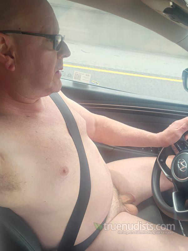 renamed_usr_566609817 nudist picture