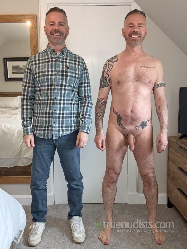 NakedFoxx nudist picture