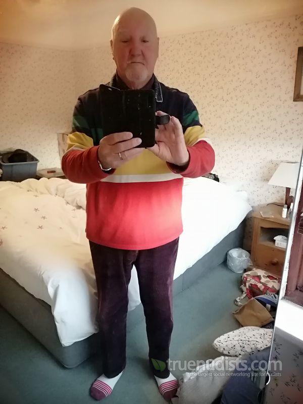 johnbiggles nudist picture