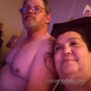One nudey posing in their house