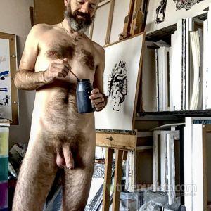 Solo nudist staying in